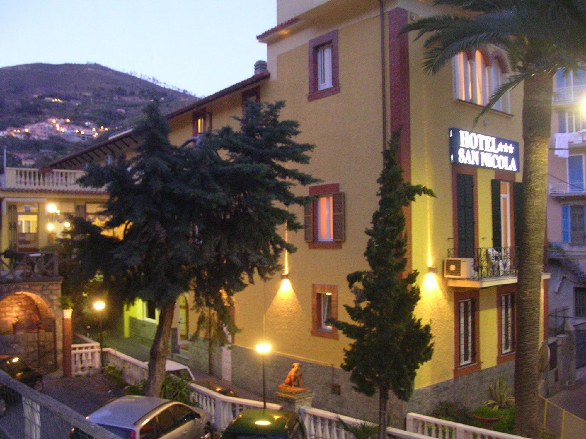 Hotel San Nicola Alassio Exterior foto